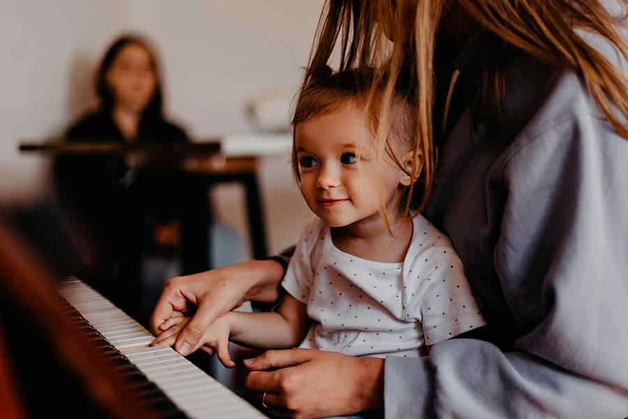 astuces progresser piano enfant