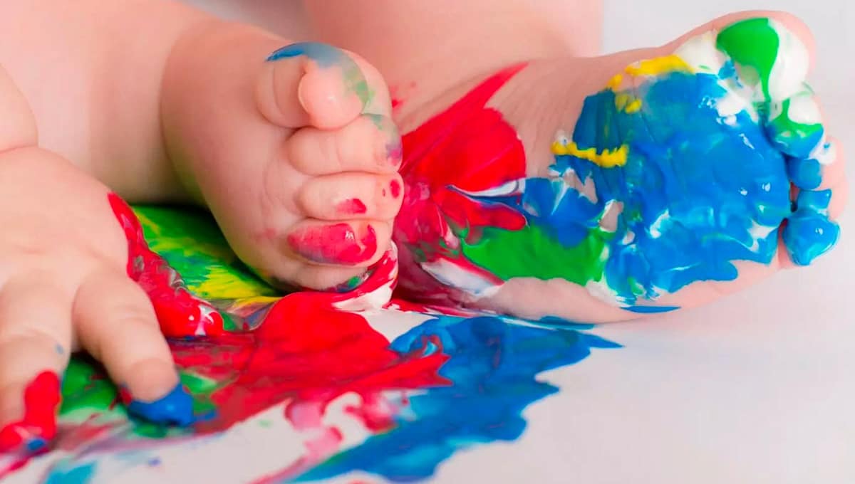 Comment réaliser une empreinte de votre bébé avec de la peinture ?